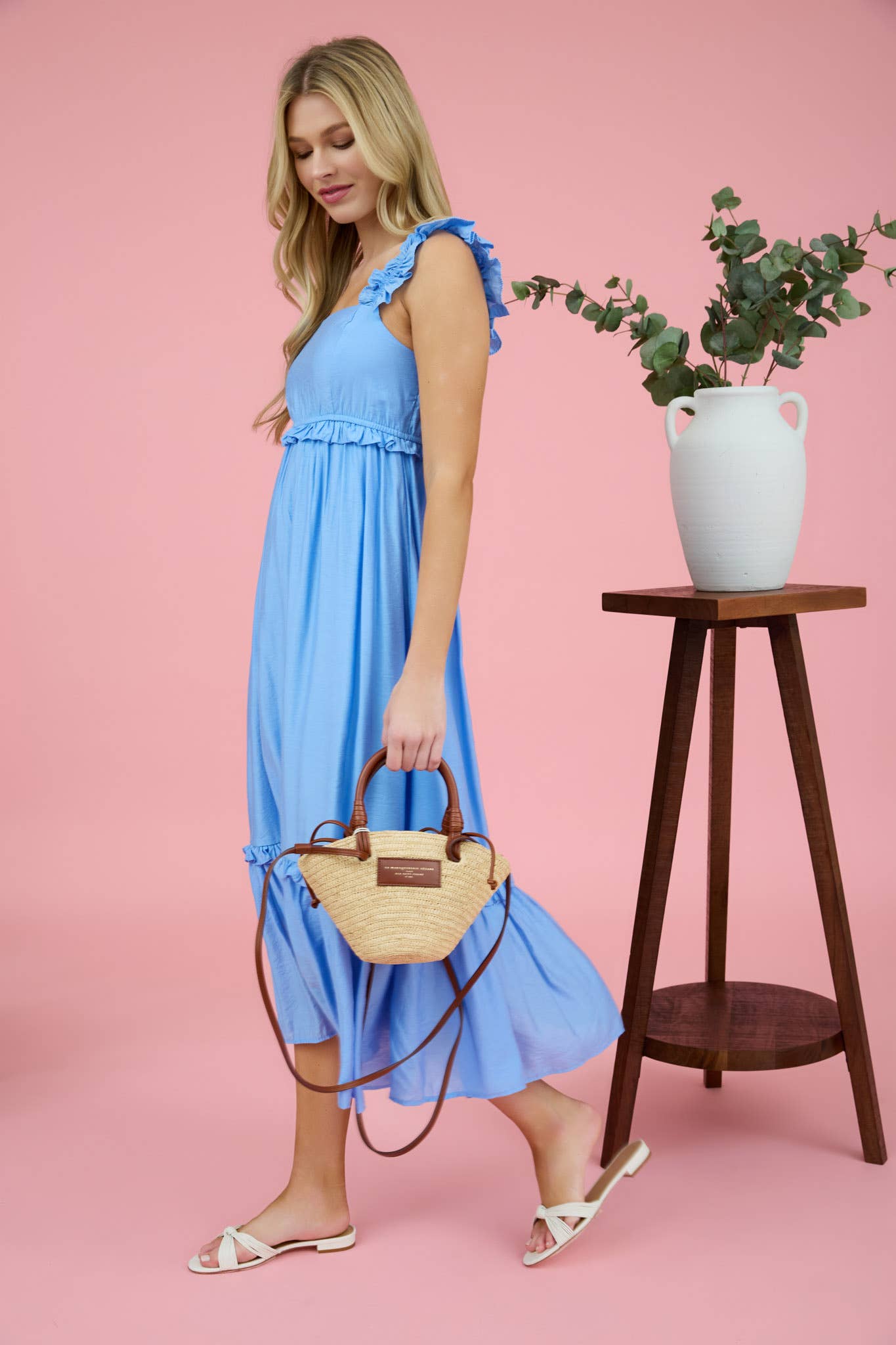 Ruffle detail Sleeveless midi dress