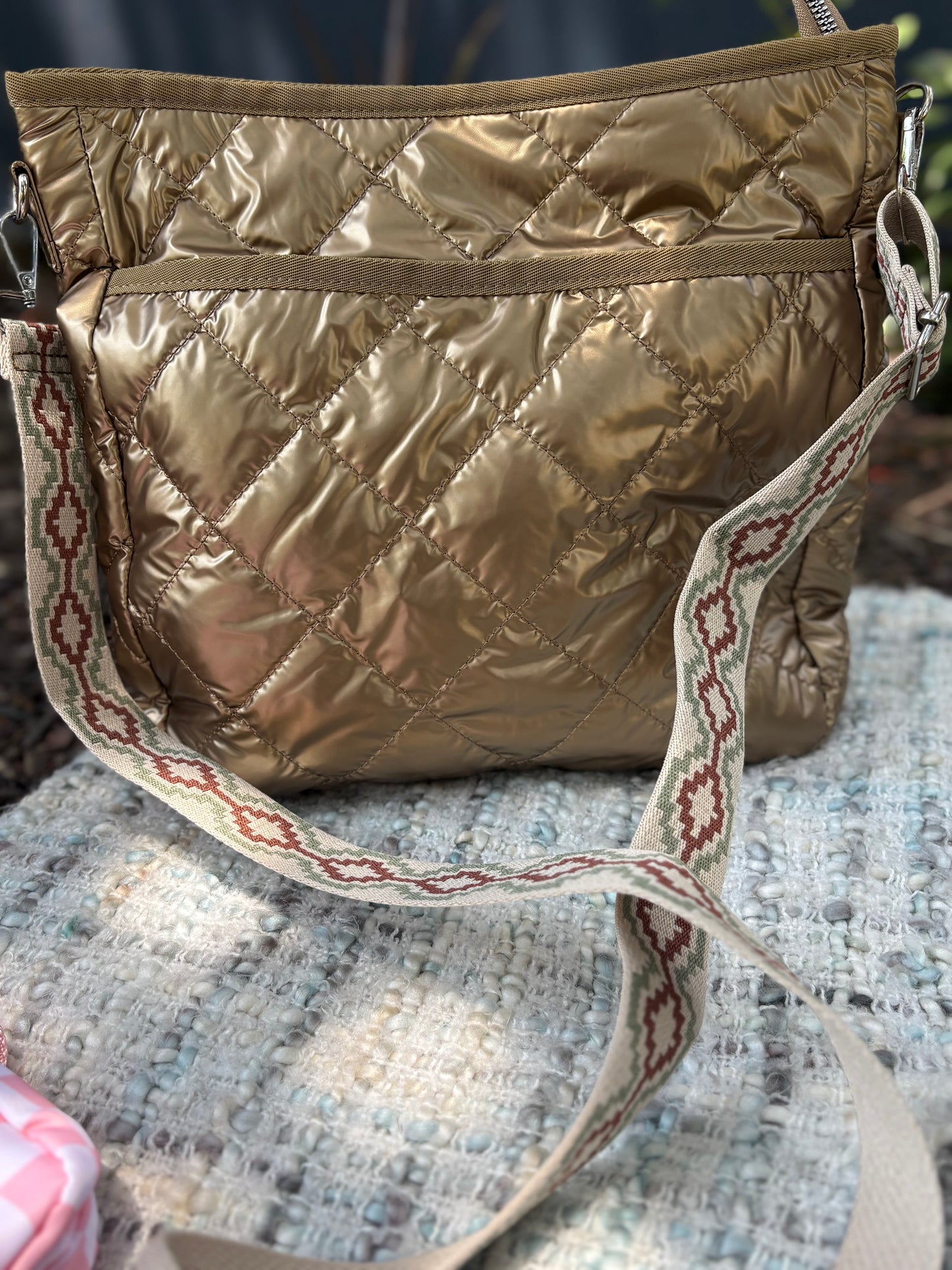 Gold purse/black purse