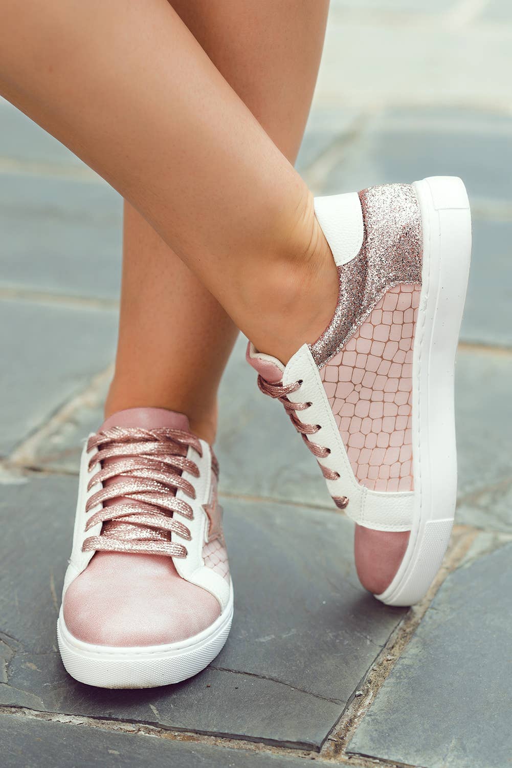 Glitter Star Patchwork PU Leather Lace-up Sneakers