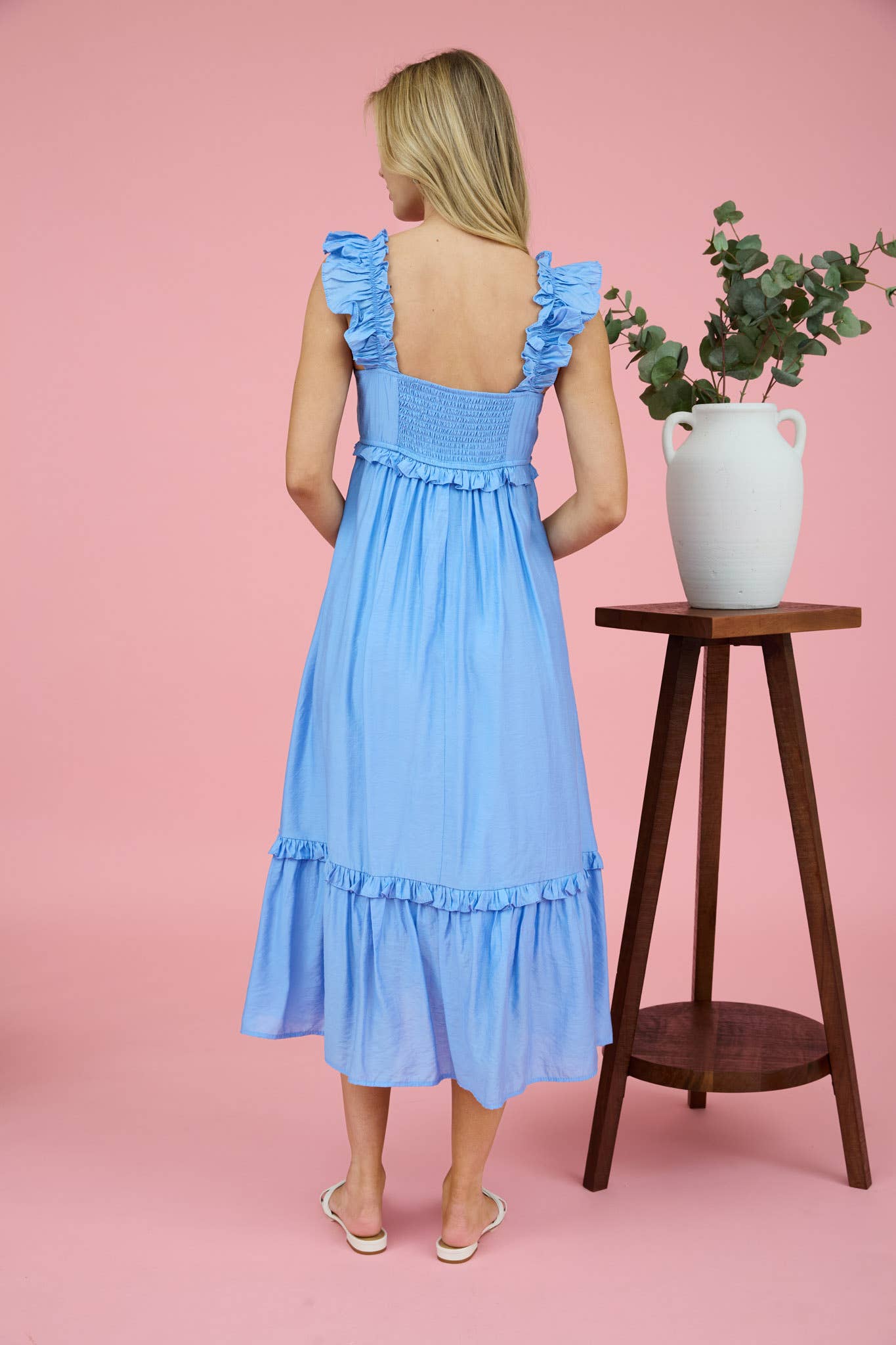 Ruffle detail Sleeveless midi dress