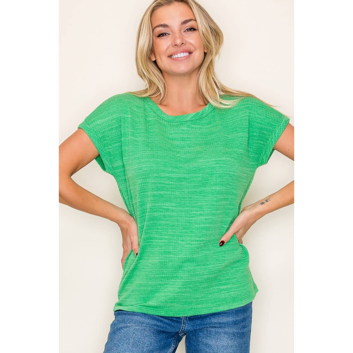 CREW NECK TEXTURED KNIT TOP