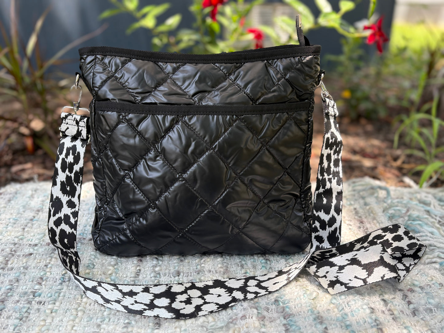 Gold purse/black purse