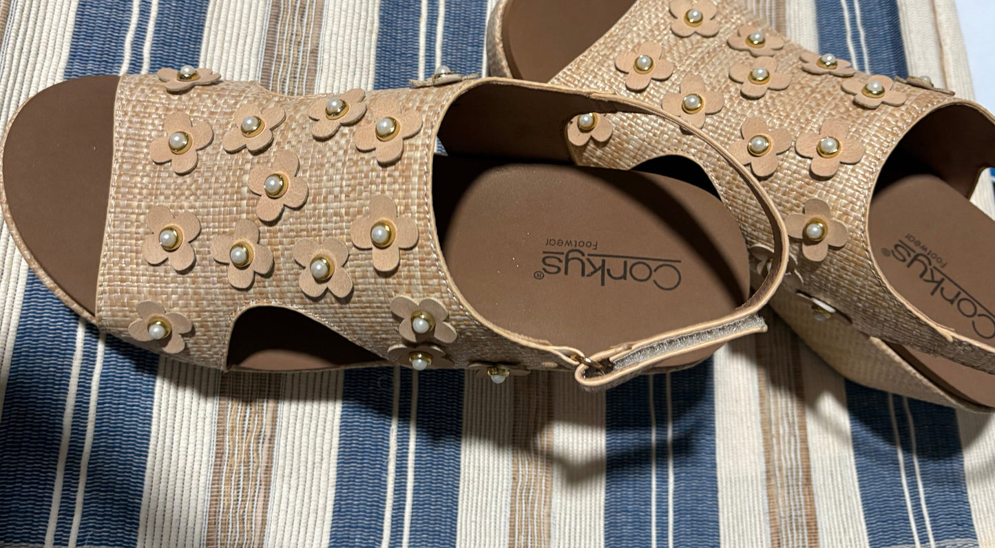 CARLEY - RAFFIA FLOWER WEDGE
