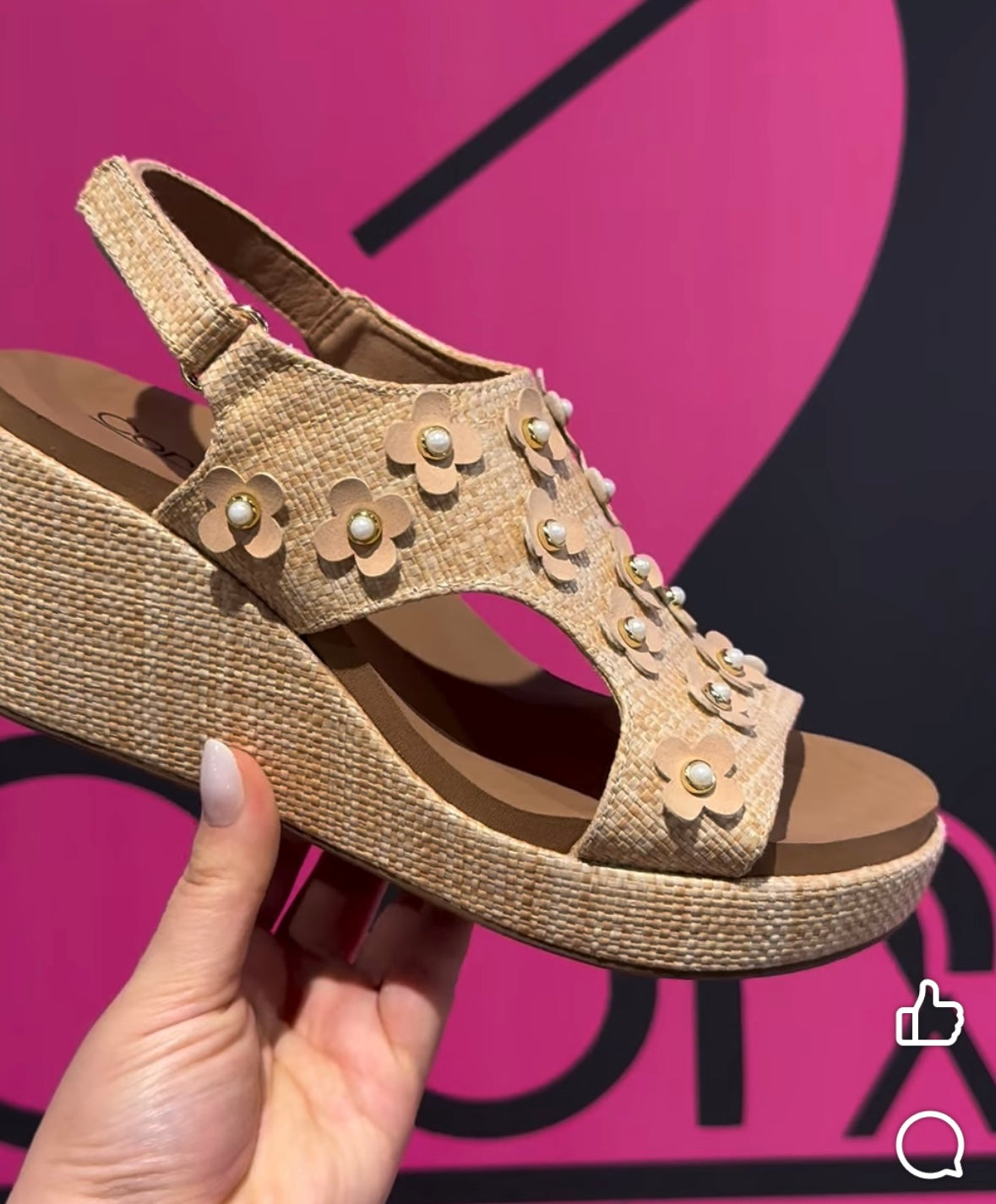 CARLEY - RAFFIA FLOWER WEDGE