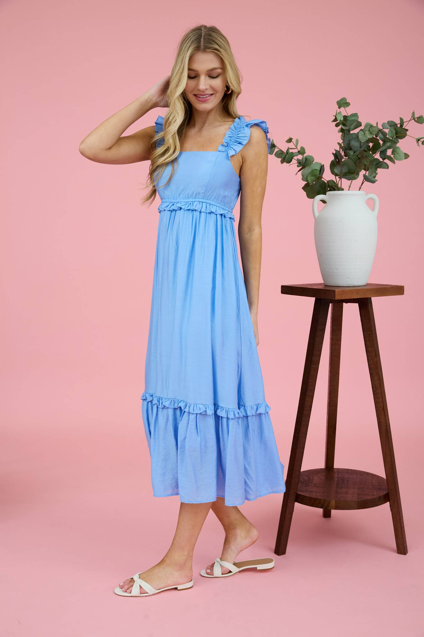 Ruffle detail Sleeveless midi dress