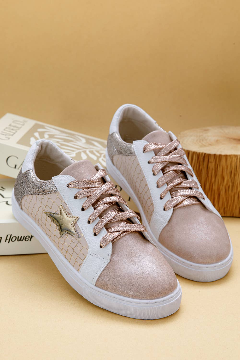 Glitter Star Patchwork PU Leather Lace-up Sneakers