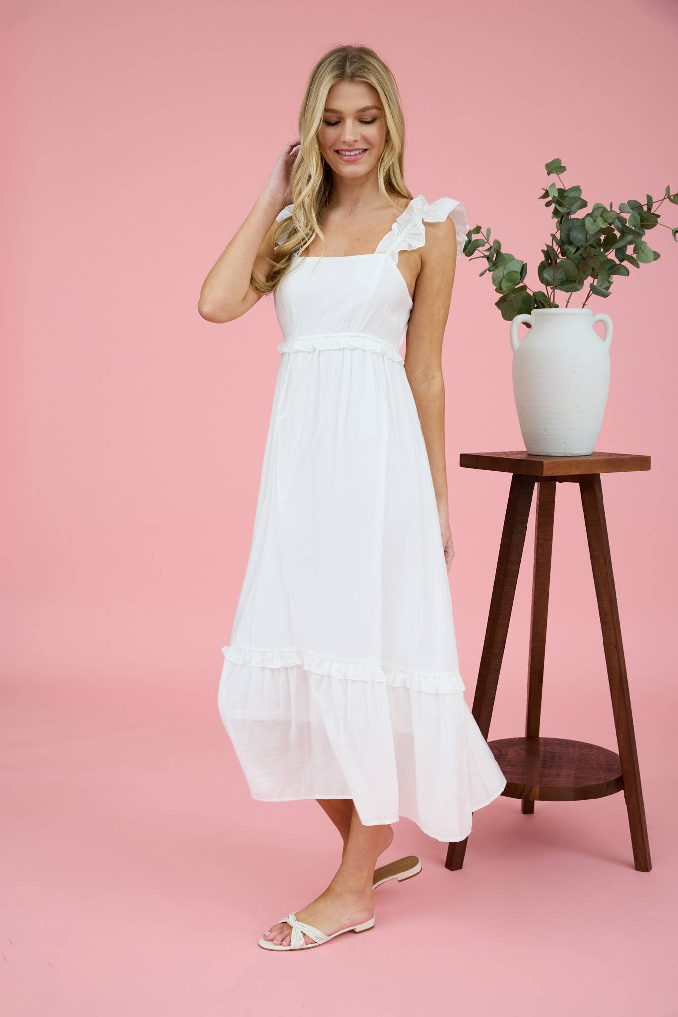 Ruffle detail Sleeveless midi dress