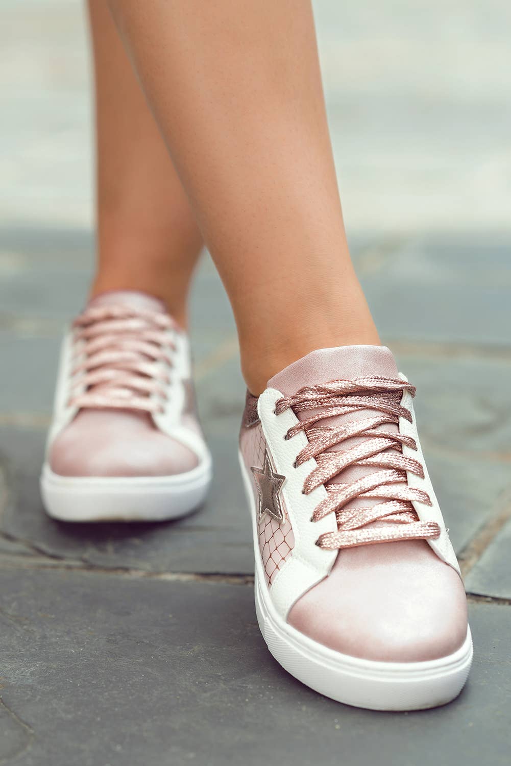 Glitter Star Patchwork PU Leather Lace-up Sneakers