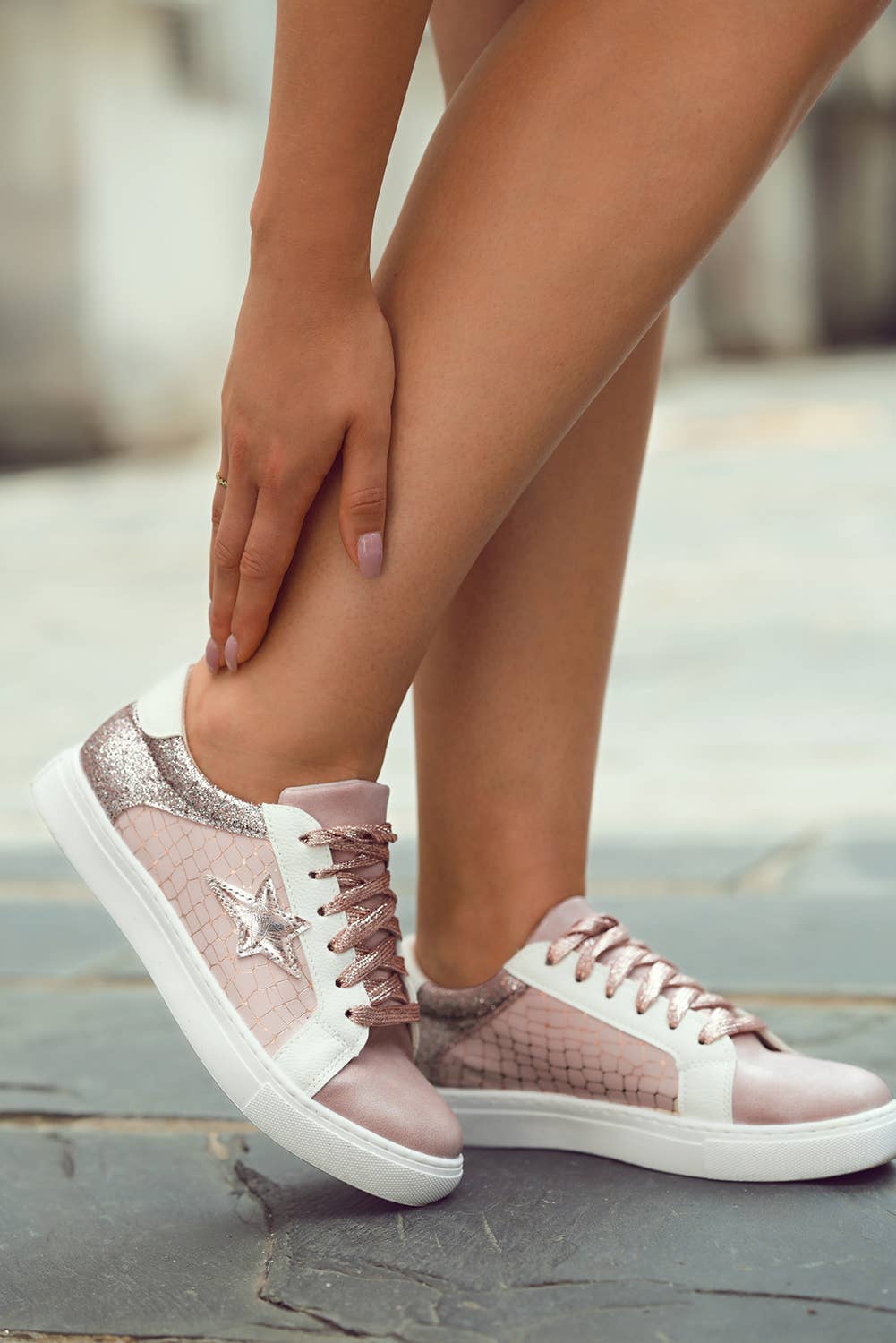 Glitter Star Patchwork PU Leather Lace-up Sneakers