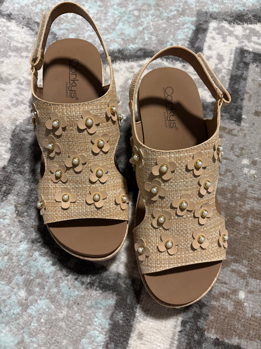 CARLEY - RAFFIA FLOWER WEDGE