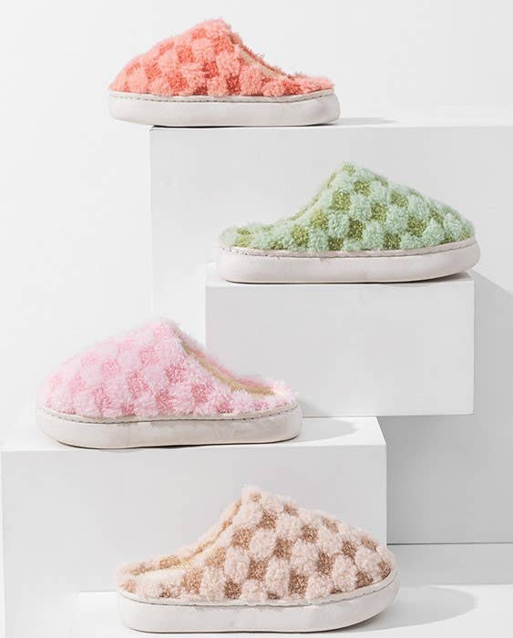 PLUSH CHECKER WARM COMFY COZY SLIPPERS |