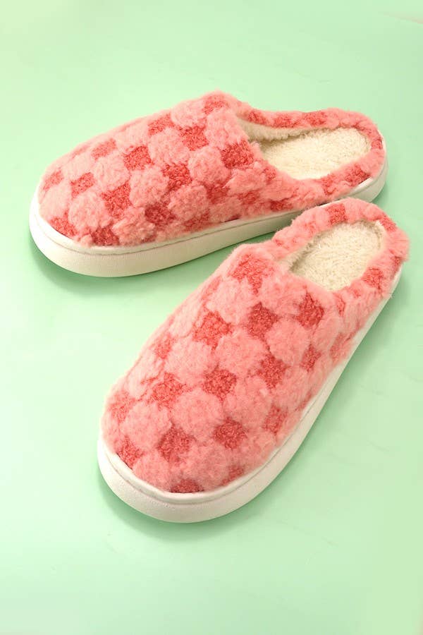 PLUSH CHECKER WARM COMFY COZY SLIPPERS |